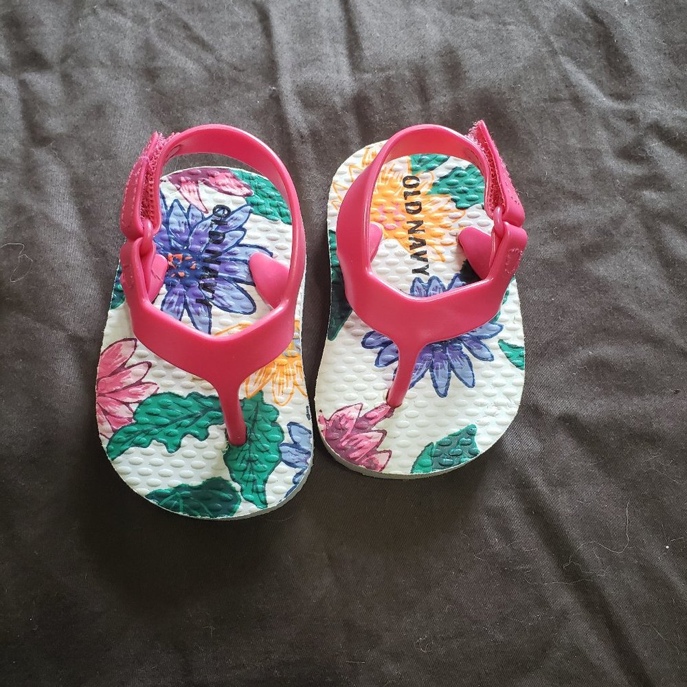 Old Navy Flip Flops Sandals Velcro Closure 0-3 Month Size 1 Floral Design Pink